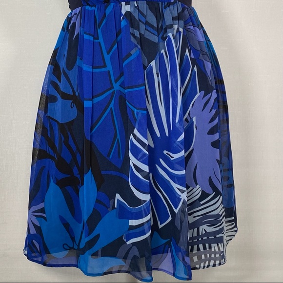 Armani Exchange Floral V-Neck Pleated Mini Dress - Picture 6 of 14